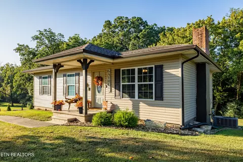 1719 Middlesettlements Rd, Maryville, TN 37801
