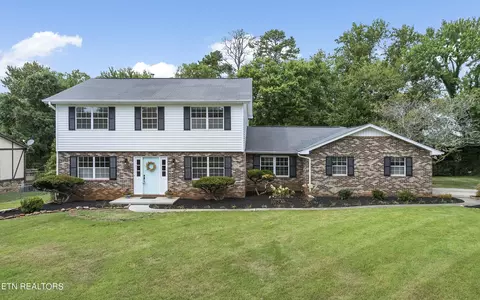 8701 Terri Cir, Knoxville, TN 37923