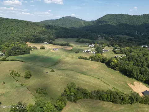 Sharp Rd, Sevierville, TN 37876 photo 2