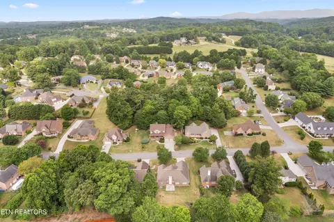 View/Area - 212 Windstone Blvd, Powell, TN 37849 photo 3 of 4