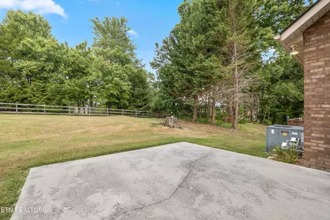 Exterior - 212 Windstone Blvd, Powell, TN 37849 photo 3 of 5