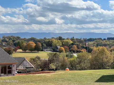 836 Montgomery Ln, Maryville, TN 37803