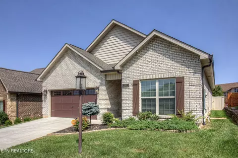 2315 Torrey Pines Dr, Maryville, TN 37801