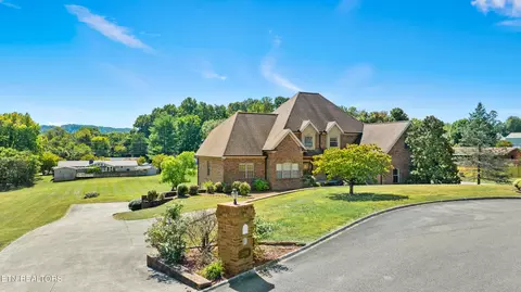 2204 Steven Dr, Knoxville, TN 37938