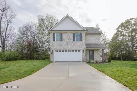 158 Sand Hills Dr, Maryville, TN 37801