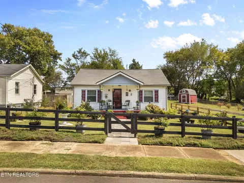 2814 NW Piedmont St, Knoxville, TN 37921