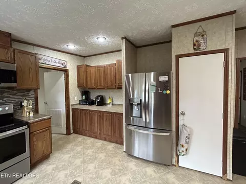 Kitchen - 1888 Old Ridge Rd, Duffield, VA 24244 photo 2 of 2