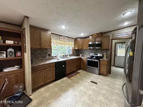 Kitchen - 1888 Old Ridge Rd, Duffield, VA 24244 photo 1 of 2