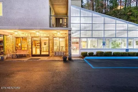 413 Baskins Creek Rd #506, Gatlinburg, TN 37738
