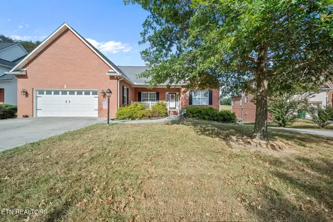 967 Annatole Ln, Knoxville, TN 37938
