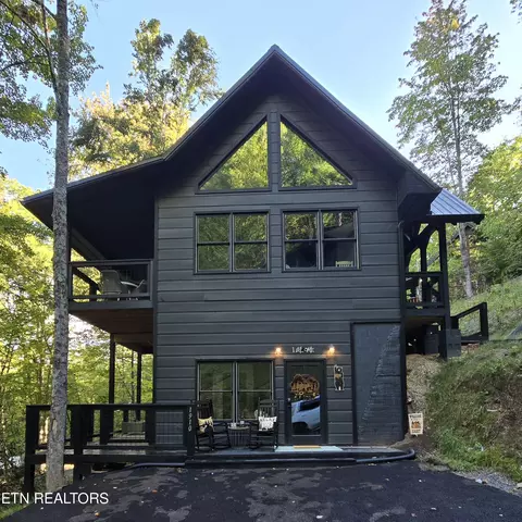 1910 Beach Front Dr, Sevierville, TN 37876