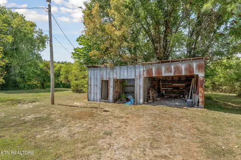 Exterior - 2665 Seven Knobs Rd, Gainesboro, TN 38562 photo 7 of 7