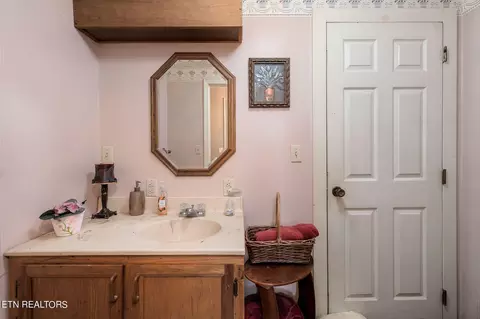 Bath - 2665 Seven Knobs Rd, Gainesboro, TN 38562 photo 4 of 4