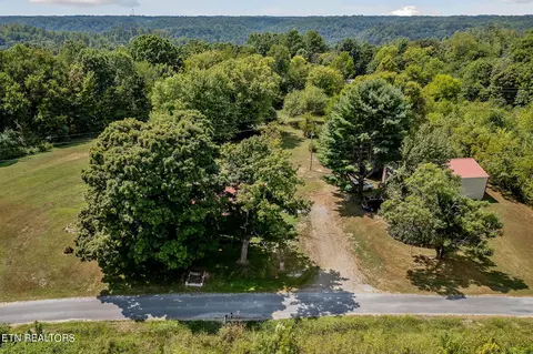 2665 Seven Knobs Rd, Gainesboro, TN 38562