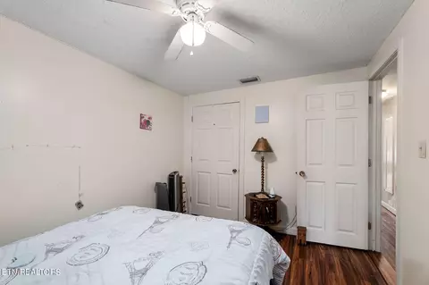 Bedroom - 2665 Seven Knobs Rd, Gainesboro, TN 38562 photo 2 of 5