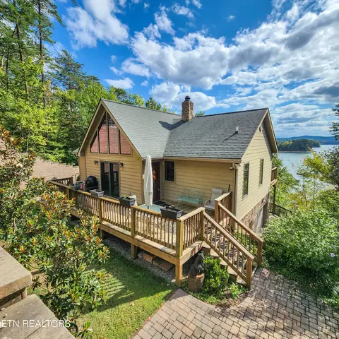 178 Emerald Pt, Sharps Chapel, TN 37866