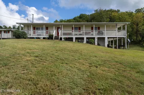 675 Gibson Ln, Speedwell, TN 37870