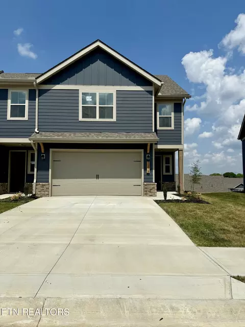 1315 Mountain Quail Cir, Maryville, TN 37801