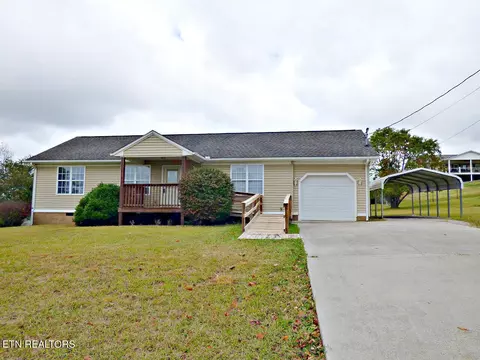 1708 Corral Ln, Dandridge, TN 37725
