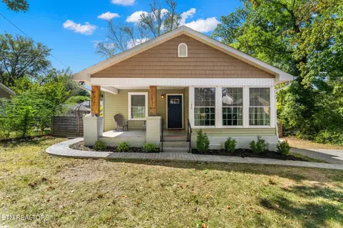102 NE Tillery Ln, Knoxville, TN 37918