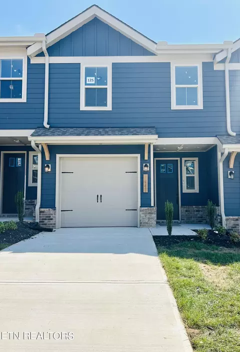 1447 Mountain Quail Cir, Maryville, TN 37801