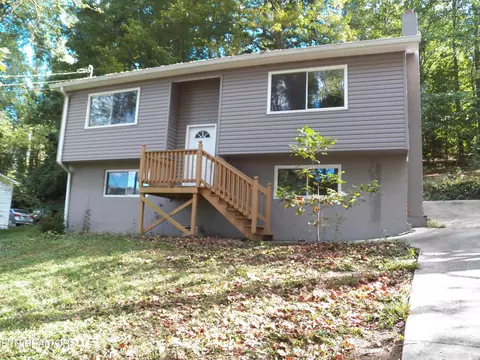 218 Cox Dr, Harriman, TN 37748