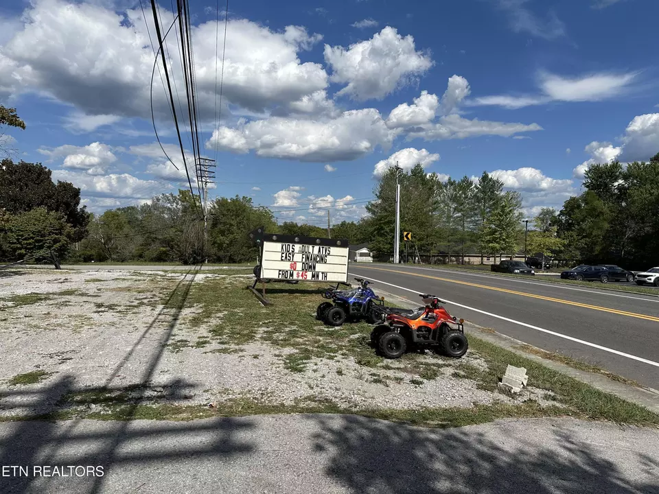  391 Genesis Rd, Crossville, TN 38555 photo 2