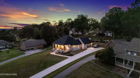 3015 S Hampton Way, Maryville, TN 37803