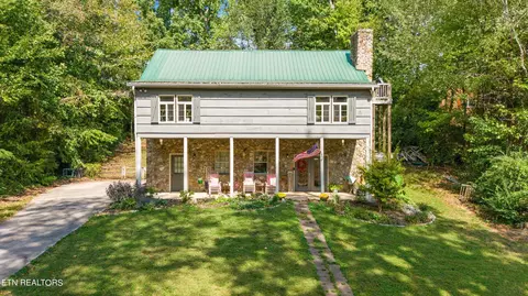 716 Regent Ct, Maryville, TN 37803
