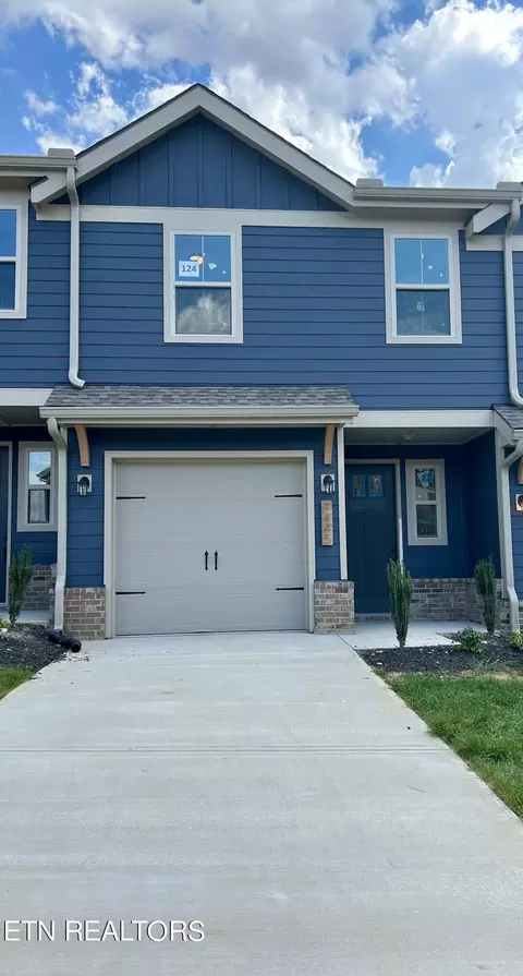 1445 Mountain Quail Cir, Maryville, TN 37801
