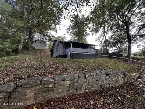 488 N Johnson Dr, Pennington Gap, VA 24277