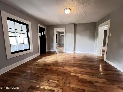Living - 488 N Johnson Dr, Pennington Gap, VA 24277 photo 2 of 3