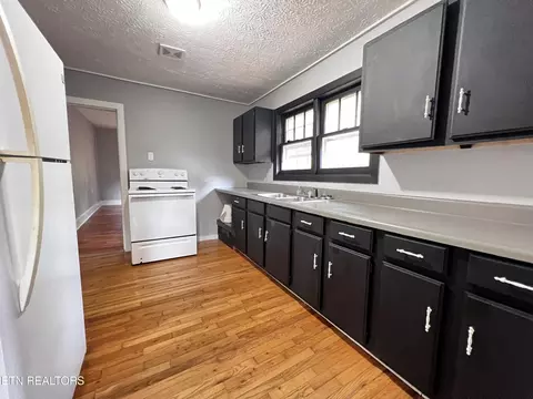 Kitchen - 488 N Johnson Dr, Pennington Gap, VA 24277 photo 2 of 2