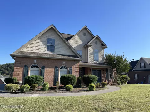 1622 Spear Point Ln, Sevierville, TN 37876