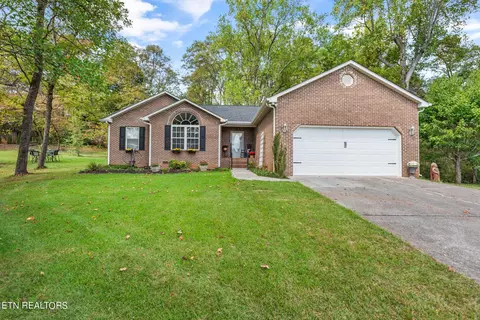 3507 Christenberry Dr, Maryville, TN 37801