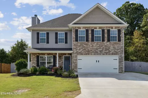 1104 Cloud View Dr, Powell, TN 37849