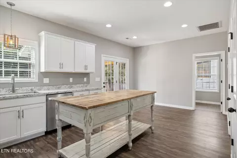 1104 Cloud View Dr, Powell, TN 37849 photo 6