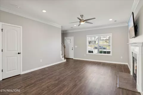 1104 Cloud View Dr, Powell, TN 37849 photo 3