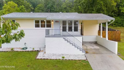 4315 NE Valley View Dr, Knoxville, TN 37917