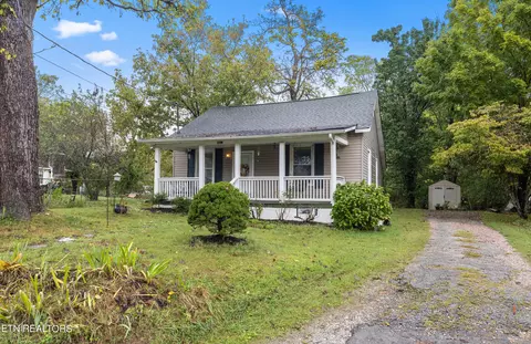 1609 Berry Rd, Knoxville, TN 37920