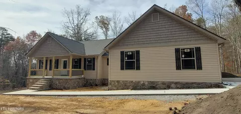 1668 E Overlook Rd, Monterey, TN 38574
