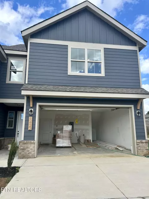 1422 Mountain Quail Cir, Maryville, TN 37801