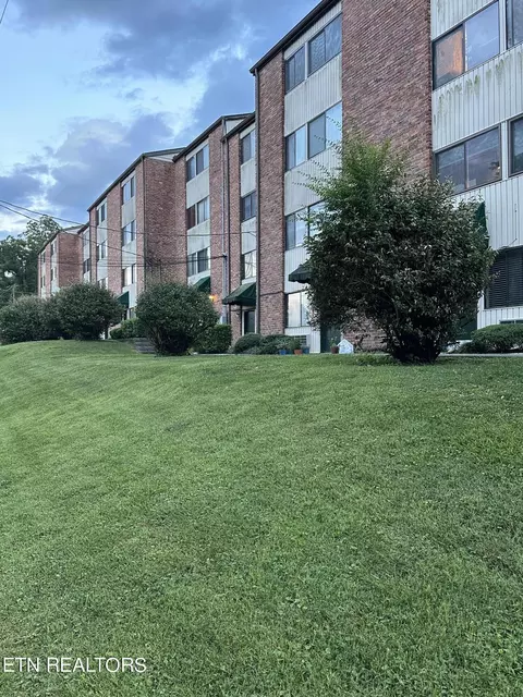 2718 SW Painter Ave #A-105, Knoxville, TN 37919