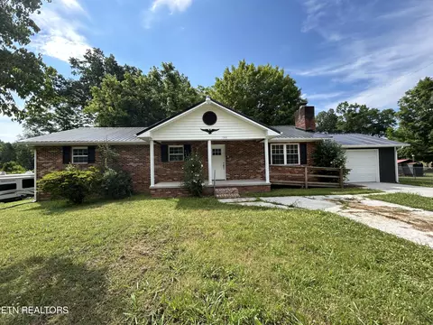 744 Cross Valley Rd, La Follette, TN 37766