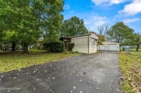 348 2nd St, Corryton, TN 37721