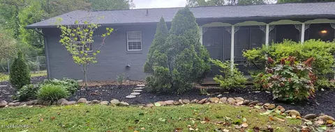 4201 Deerfield Rd, Knoxville, TN 37921