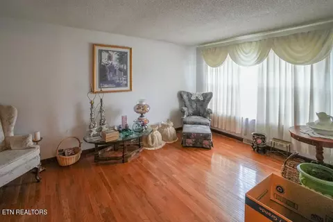 167 E Howe St, Alcoa, TN 37701 photo 5