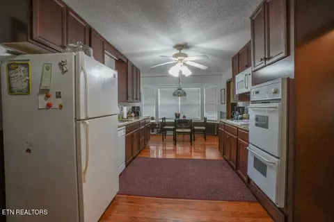 167 E Howe St, Alcoa, TN 37701 photo 8