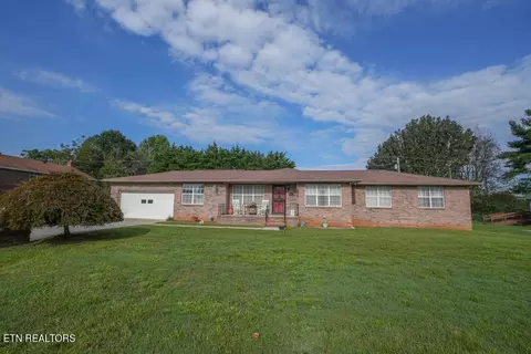 167 E Howe St, Alcoa, TN 37701 photo 2