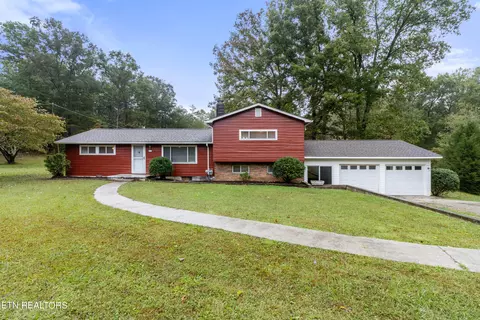 105 Carl Garrett Rd, Lancing, TN 37770